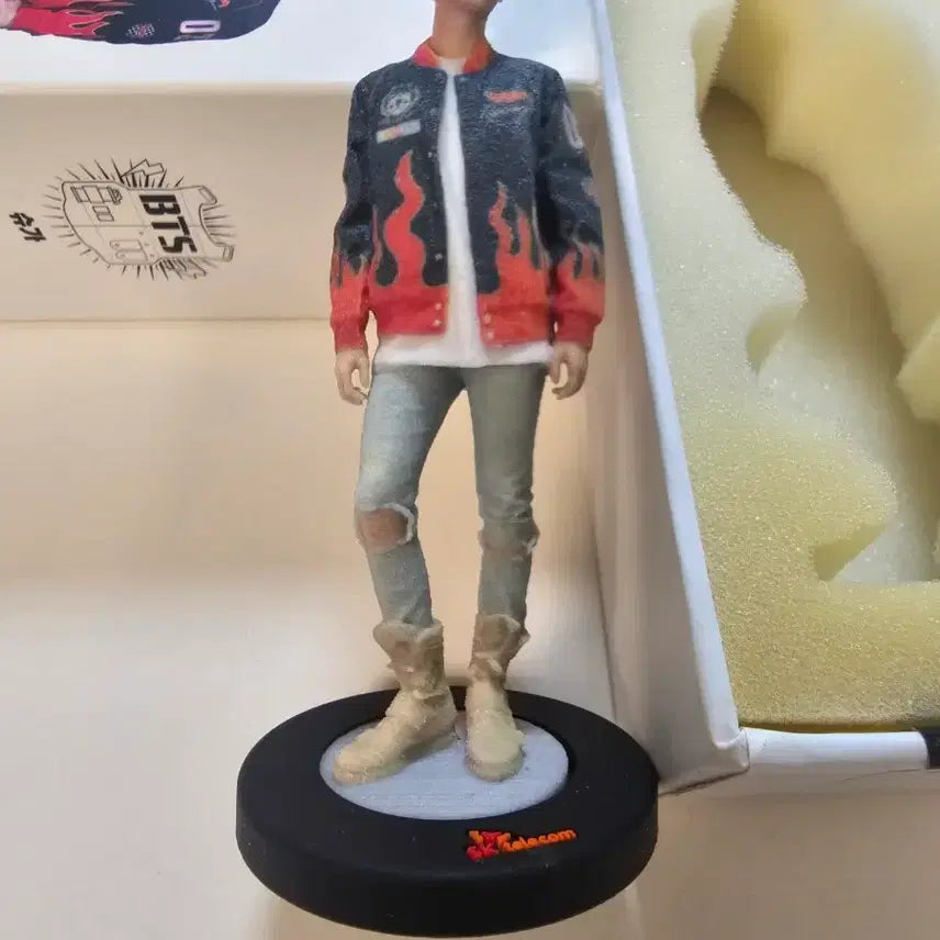 [BUNJANG] BTS Suga SK Telecom Figure / 방탄소년단 bts sk텔레콤 피규어 윤기 슈가 suga 양도