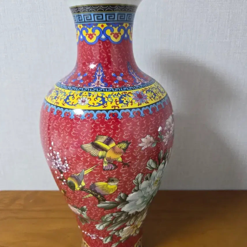 [BUNJANG] Qianlong Period Marked Celadon Porcelain Vase with Birds and Flowers / 홍지 분채 화조문 도자기