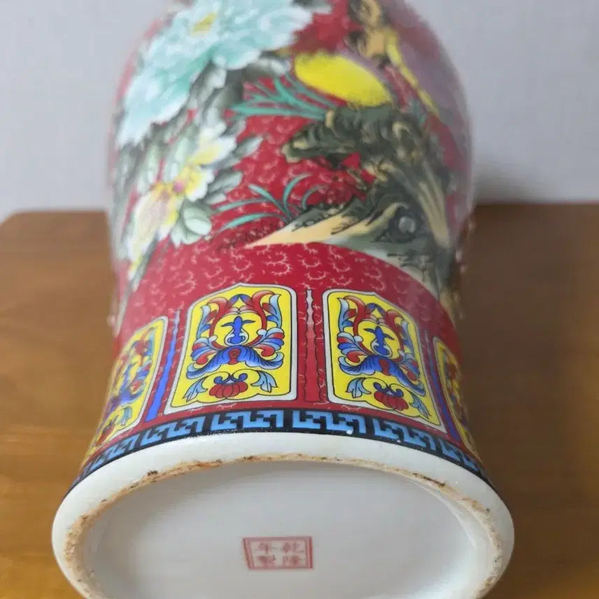 [BUNJANG] Qianlong Period Marked Celadon Porcelain Vase with Birds and Flowers / 홍지 분채 화조문 도자기