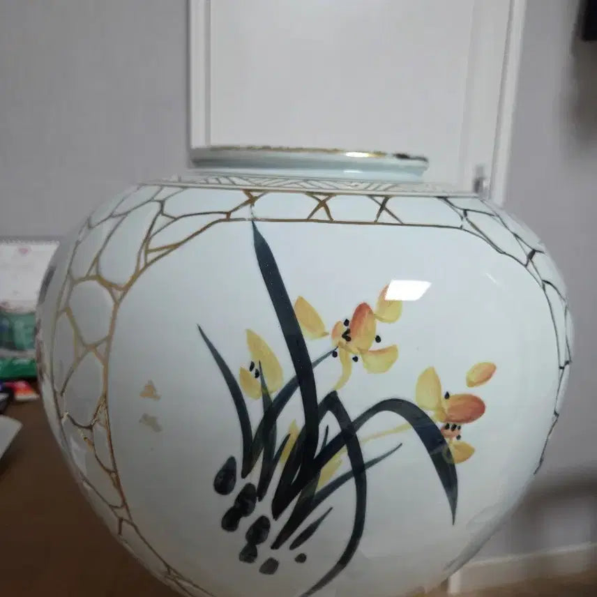 [BUNJANG] Gilded White Porcelain with Four Gentlemen Motif / 사군자 문양  백자