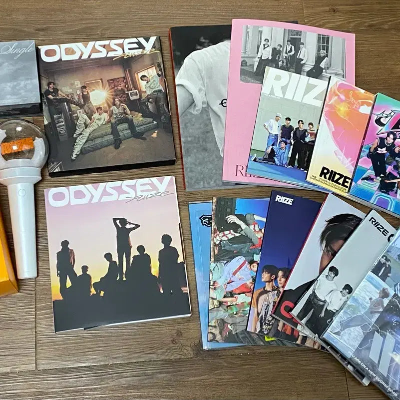 [BUNJANG] RIIZE Album &amp; Lightstick Bundle Set / 라이즈 앨범 및 응원봉 일괄 양도