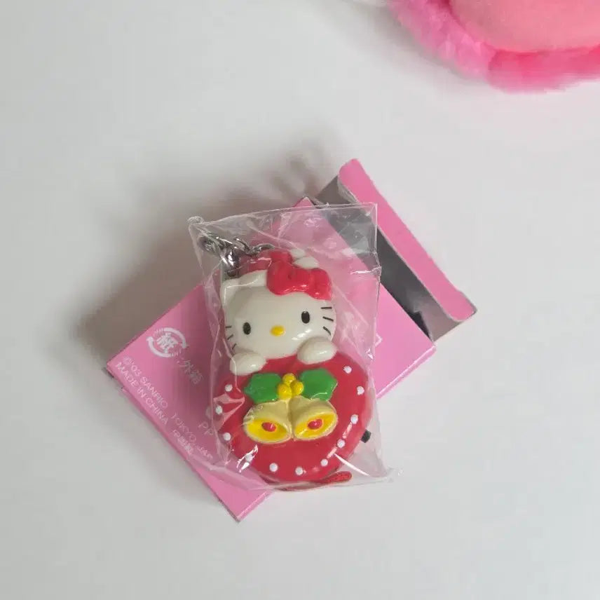 [BUNJANG] Sanrio Classic Kitty Christmas Strap Santa Kitty Keychain / 고전키티 크리스마스 스트랩 산타키티 키링