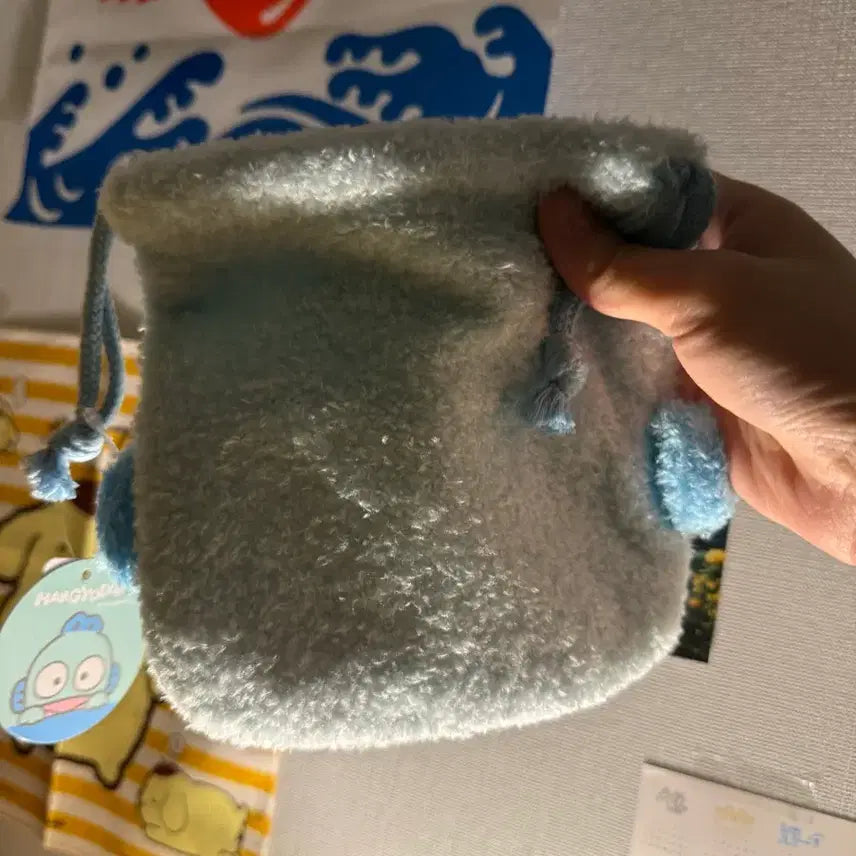 [BUNJANG] Sanrio Hangyodon Fluffy Pouch / 산리오 한교동 뽀글 파우치