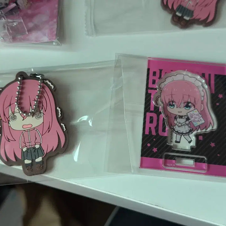 [BUNJANG] Bocchi the Rock! &amp; Oshi no Ko Merchandise Bundle Set (Includes Sealed Items) / 봇치더락/최애의아이 굿즈 일괄판매 (미개봉 포함)