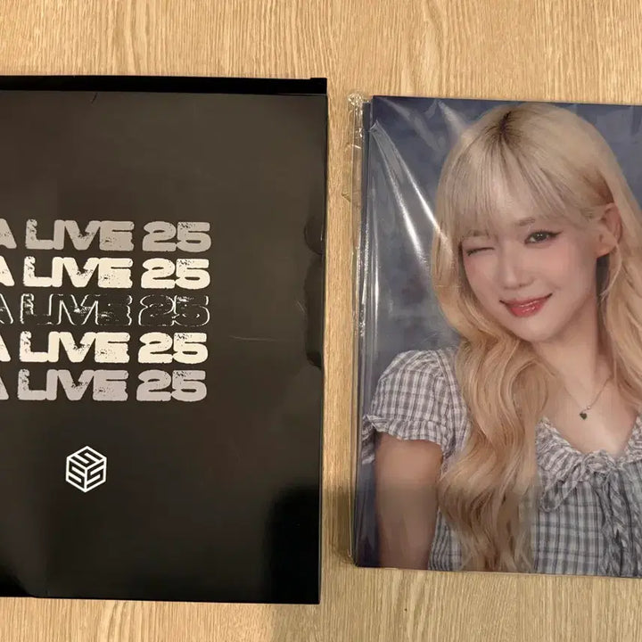 [BUNJANG] tripleS Assemble25 Concert Mini Poster / 트리플에스 어셈블25 24인 미니포스터 콘서트 md
