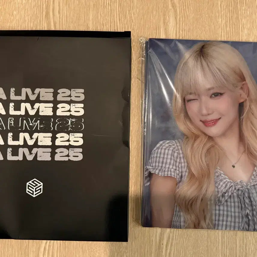 [BUNJANG] tripleS Assemble25 Concert Mini Poster / 트리플에스 어셈블25 24인 미니포스터 콘서트 md