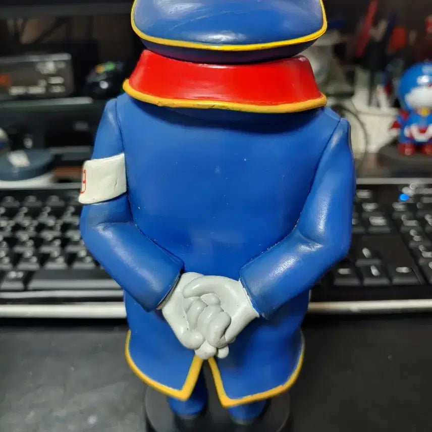 [BUNJANG] Galaxy Express 999 Conductor Figure / 은하철도 999 리얼피규어 차장