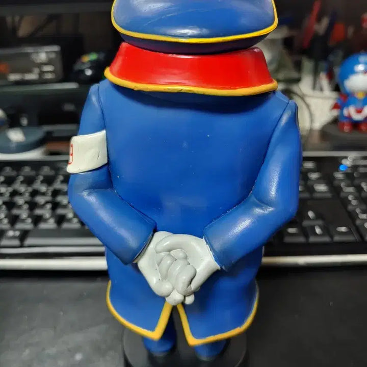 [BUNJANG] Galaxy Express 999 Conductor Figure / 은하철도 999 리얼피규어 차장