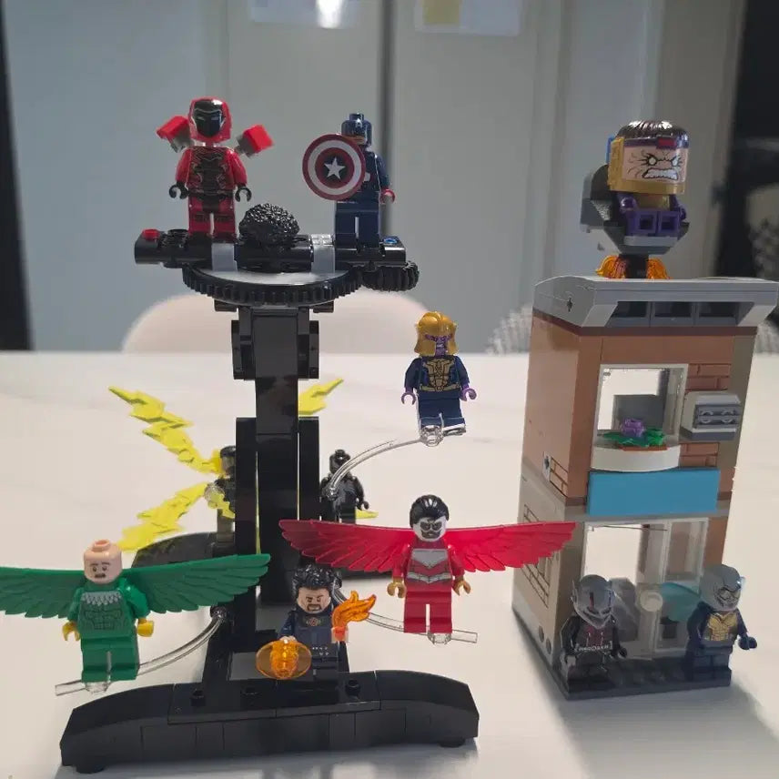 [BUNJANG] Marvel Avengers Mini Figure Set with Accessories / 마블 어벤져스 미니피규어 세트