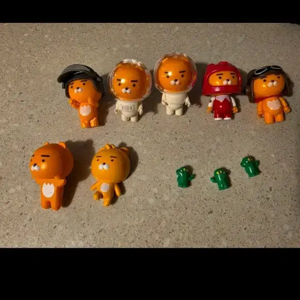 [BUNJANG] Kakao Friends Ryan Figure Set (Lego &amp; Magnet) / 카카오프렌즈 라이언 피규어 세트(레고및 자석)