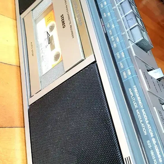 [BUNJANG] GoldStar TSR-601 Vintage Cassette Radio / 금성사 빈티지 카세트 라디오
