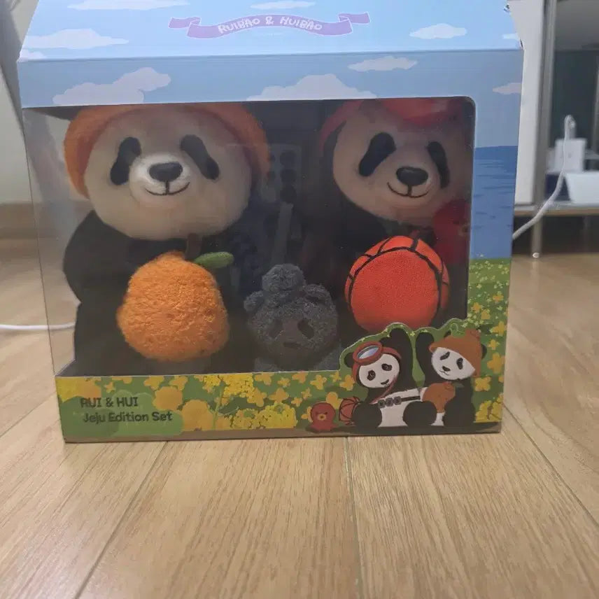[BUNJANG] Limited Edition Jeju Louishuie Edition Panda Doll Set / 한정판 제주 루이후이에디션  인형세트