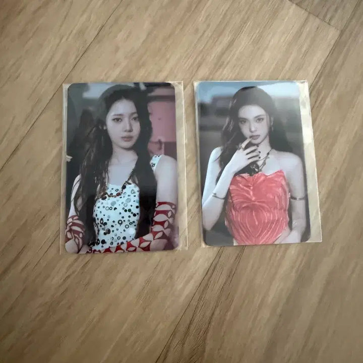 [BUNJANG] BABYMONSTER Rora Chiquita Weverse Lucky Draw Photocard Bundle Set / 베이비몬스터 로라 치키타 위버스 5만원 특전 2장 일괄 판매 합니다ㅎㅎ