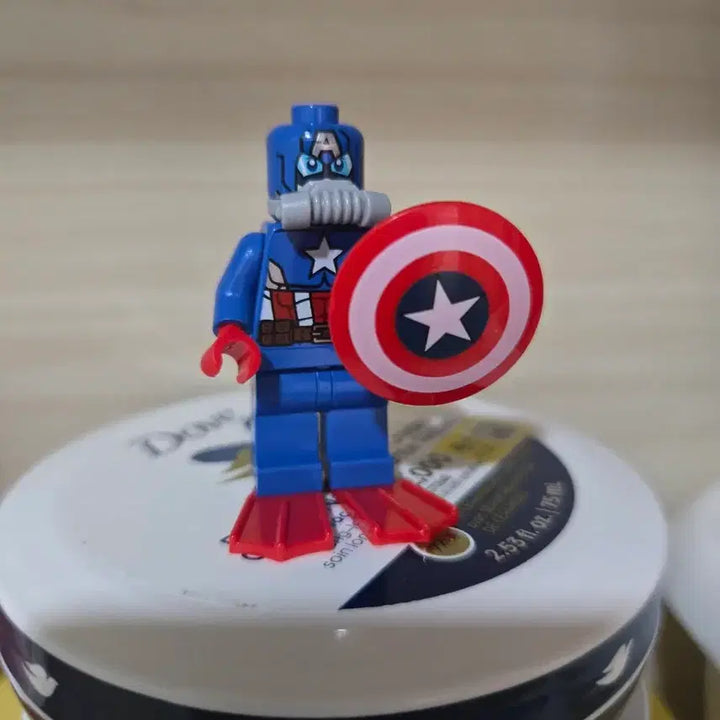 [BUNJANG] LEGO Captain America Scuba Diver Figure with Shield / 캡틴아메리카 스쿠버다이빙 레고