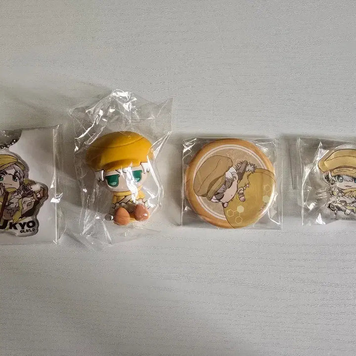 [BUNJANG] Dr. Stone Ukyo Bundle Set Acrylic Keychain, Korotto, Pin Button, Mini Figure / (일괄) 닥터스톤 우쿄 코롯토 핀버튼 미니피규어 키링