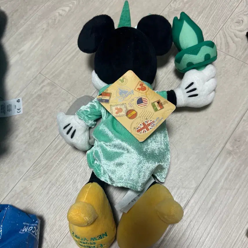 [BUNJANG] Disney New York Store Exclusive Minnie Mouse Statue of Liberty Plush / 뉴욕 디즈니스토어 미니마우스 자유의여신상
