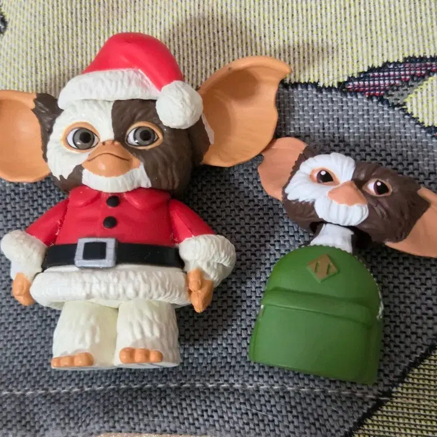 [BUNJANG] Santa Gizmo Figure &amp; Gizmo Bag Gacha Set / 산타 기즈모 피규어, 기즈모 가방 가챠