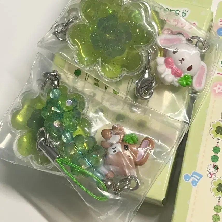 [BUNJANG] Sanrio Sugarbunnies Clover Strap (Shiro Usa &amp; Kuro Usa) / 산리오 슈가바니즈 클로버 스트랩 시로우사 쿠로우사