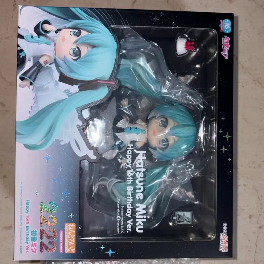 [BUNJANG] Good Smile Company Hatsune Miku 16th Anniversary Nendoroid Figure (Sealed) / (미개봉/특전)하츠네 미쿠 16th 16주년 넨도로이드 피규어