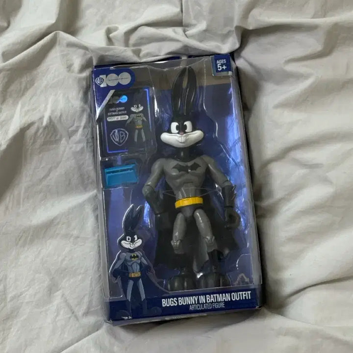 [BUNJANG] Warner Bros. 100th Anniversary Bugs Bunny Batman Costume Action Figure (Sealed) / [미개봉] 벅스 버니 배트맨 코스튬 액션 피규어