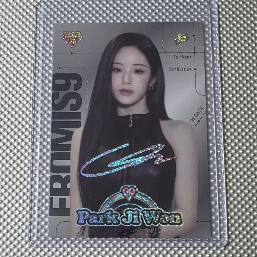 [BUNJANG] Fromis_9 Park Jiwon Teleca Limited Edition Photocard / TELECA 테레카 프로미스나인 박지원 30한정