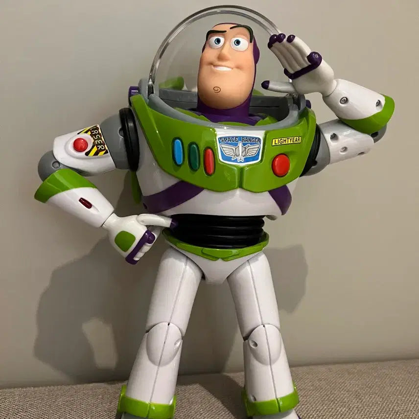 [BUNJANG] Disney Pixar Toy Story Buzz Lightyear Thinkway Lifesize Talking Figure / 디즈니 토이스토리 버즈 씽크웨이 라이프사이즈 토킹 피규어 픽사