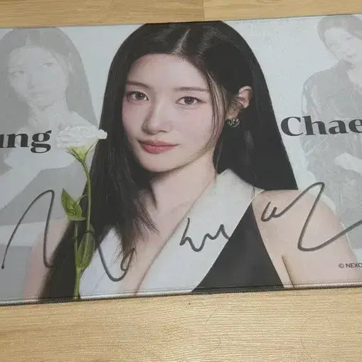 [BUNJANG] Chaeyeon Autographed Mousepad / 정채연 친필싸인 마우스패드