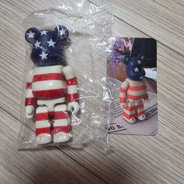 [BUNJANG] Bearbrick Series 1 USA Flag Unsealed Photocard / 베어브릭 시리즈1 플래그 미개봉 입니다