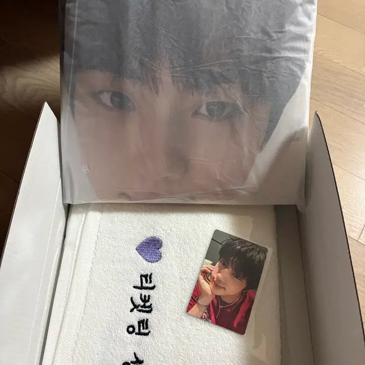[BUNJANG] Jin Gift Photocard Set / 런석진 기프트 포카포함 박스만 개봉