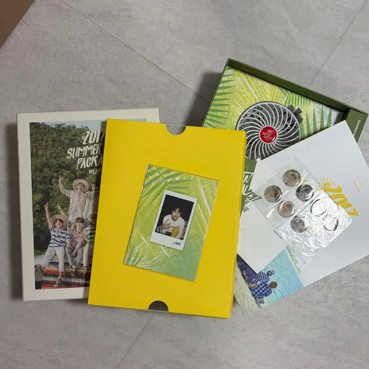 [BUNJANG] BTS 2017 Summer Package Full Box + J-Hope Photocard / 방탄소년단 2017 썸머 패키지 풀박스 + 포카(제이홉)