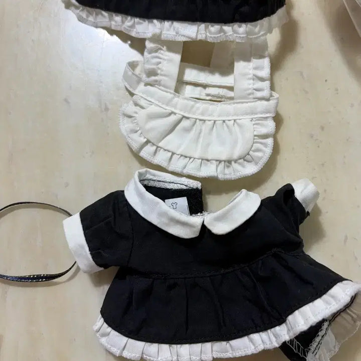 [BUNJANG] Attack on Titan Erwin Smith &amp; Levi Ackerman Nui-som Doll Set with Outfits / 옷포함)뽀단장 뽀병장 진격의 거인진격거 엘빈 리바이 누이솜인형솜깅 에루리