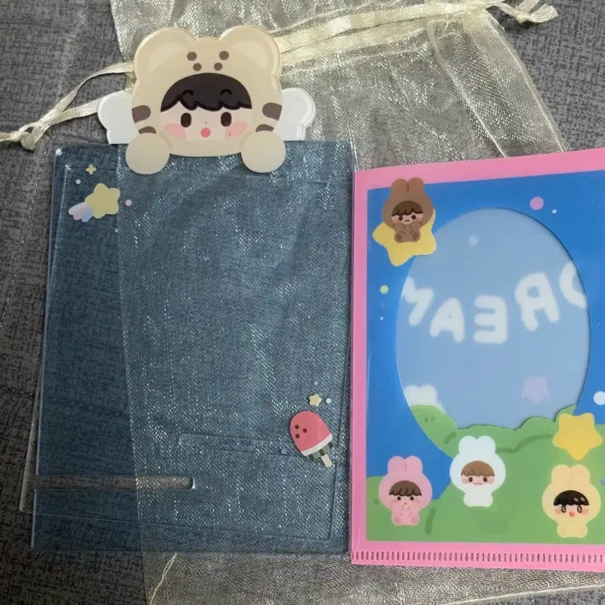 [BUNJANG] NCT Mark Photocard Holder Stand / 다님 엔시티 마크 포카 거치대 스탠드
