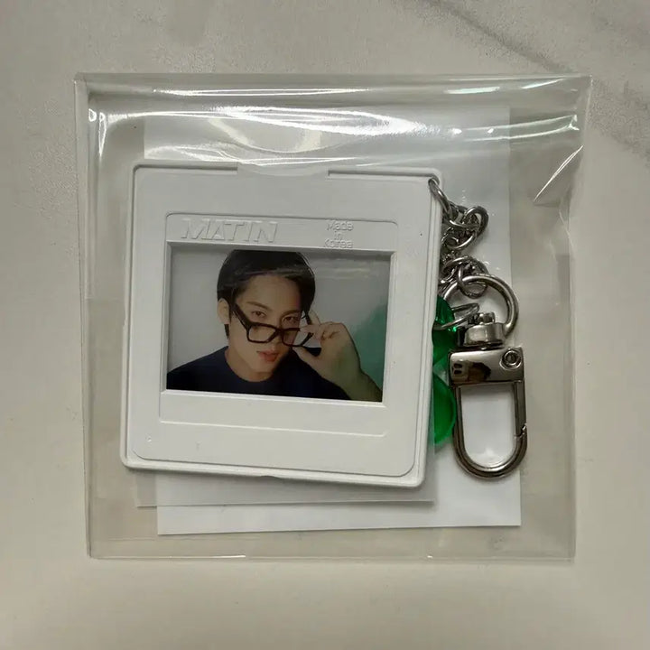 [BUNJANG] Innistree SEVENTEEN Mingyu Film Mount Keyring Sealed / 이니스프리 세븐틴 민규 필름 마운트 키링 미개봉