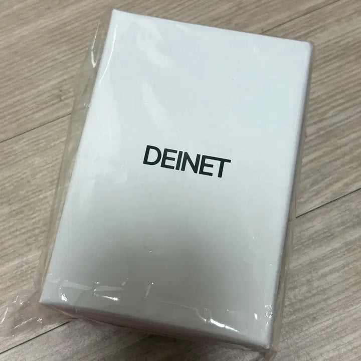 [BUNJANG] TXT Yeonjun Dainty Gum Necklace Sealed / 가격 더 안 내림) 연준 다이닛 껌 목걸이 미개봉 양도