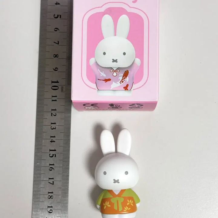 [BUNJANG] Miffy Traditional Costume Figure (Unused) / 전통의상 미피 피규어 (미사용)