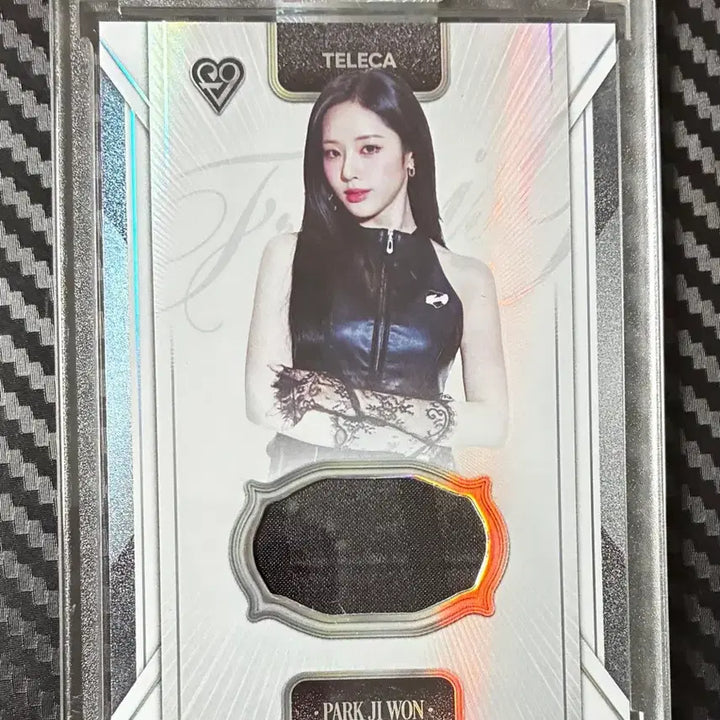 [BUNJANG] fromis_9 Park Ji-won Teressa Relic Scarf / 프로미스나인 테레카 박지원 렐릭 스카프