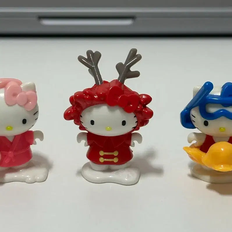 [BUNJANG] Kinder Joy Classic Kitty Figure / 킨더조이 고전 키티 피규어
