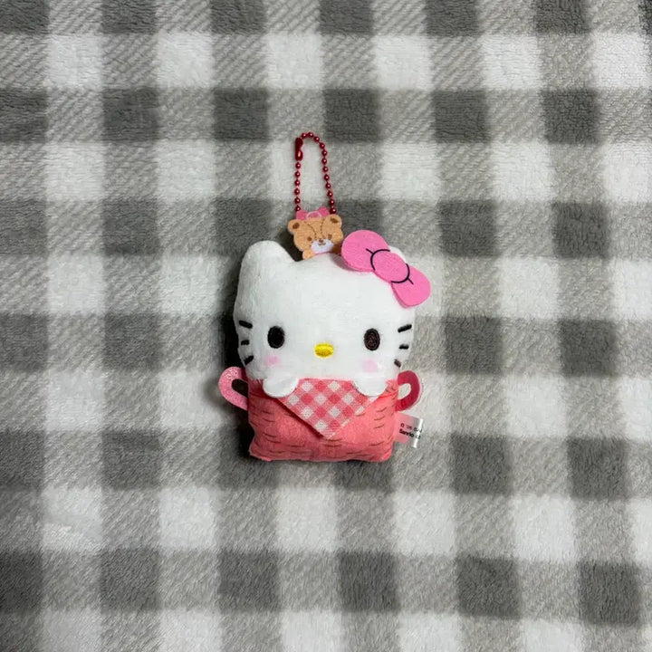 [BUNJANG] Sanrio Hello Kitty Basket Gacha Doll Keychain / 산리오 헬로키티바구니가챠 헬로키티바스켓가챠 헬로키티인형키링