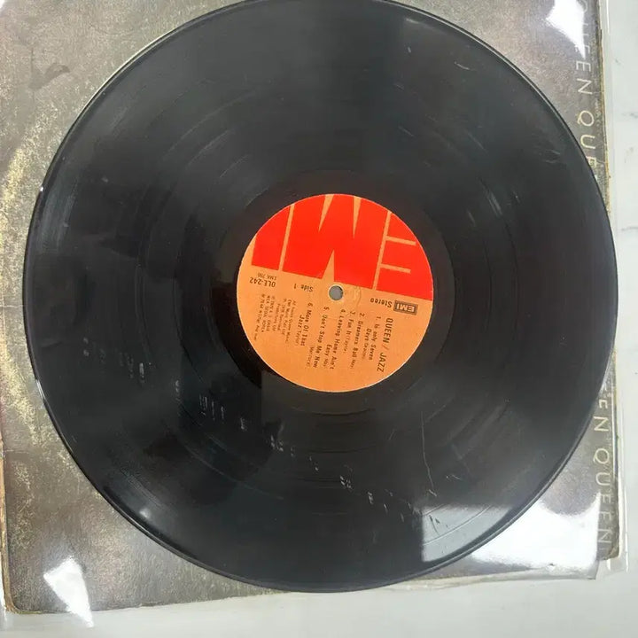 [BUNJANG] Queen JAZZ 1979 Oasis Records Original Licensed LP / **[팝 LP] 퀸 JAZZ 1979년 오아시스 오리지널 라이센스반**