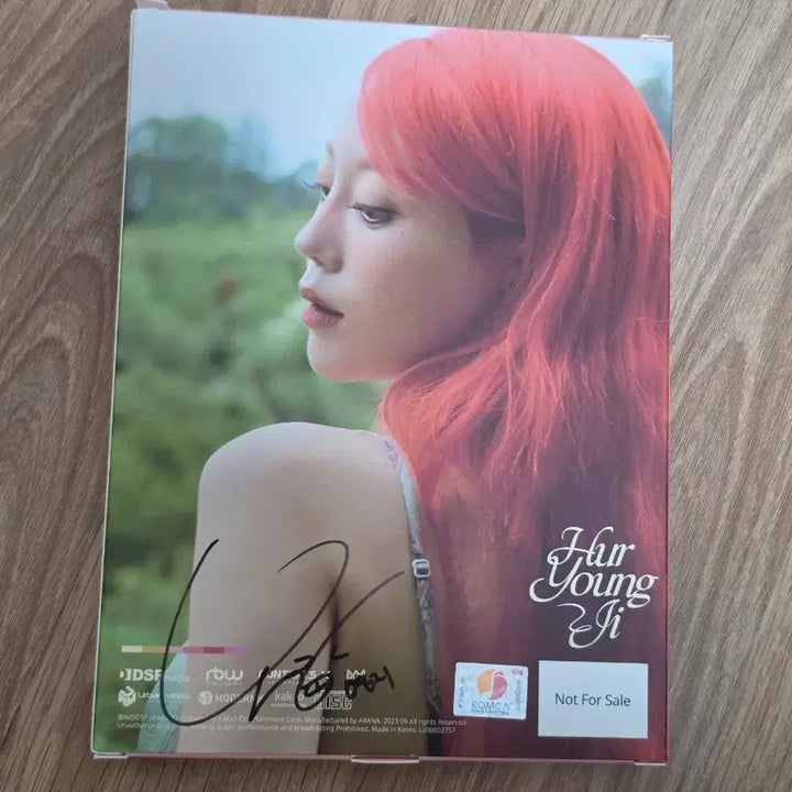 [BUNJANG] Heo Young Ji toi toi toi Signed Album / 허영지 toi toi toi 친필 싸인 앨범