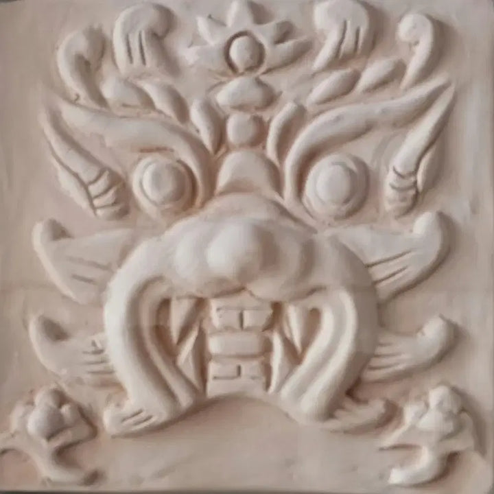 [BUNJANG] Park Yong-beom Terracotta Relief with Traditional Pattern - Gwimyeonwa / 액자 박용범의 전통문양 부조 테라코타 ㅡ 귀면와