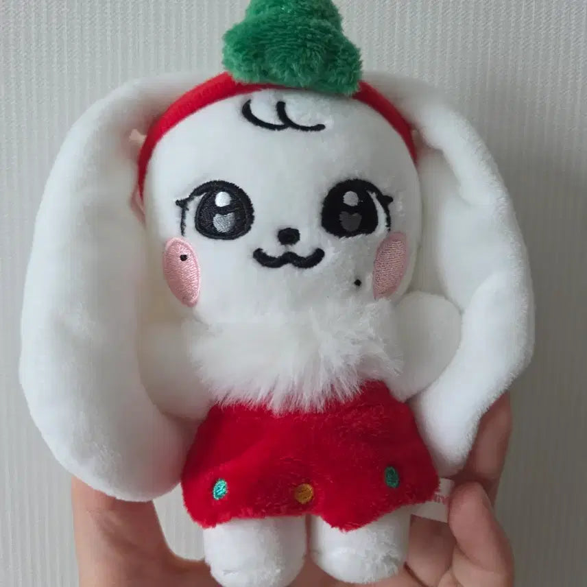 [BUNJANG] IVE Wonyoung Mini IVE Cherry Christmas Keyring / 아이브 원영 인형 미니브 체리 크리스마스 키링