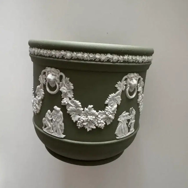 [BUNJANG] Wedgwood Jasperware Lion Bas-Relief Planter / 웨지우드 제스퍼웨어 사자부조  화분