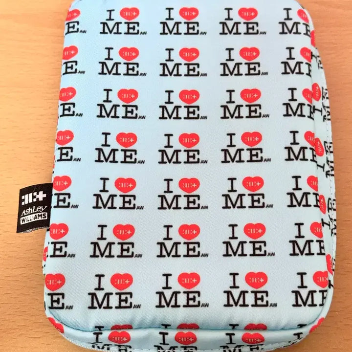 [BUNJANG] ILLIT Ashley Williams Not Cute Anymore Pouch + Photocard / 아일릿 애슐리 윌리엄스 낫큐트애니모어 파우치 + 포카