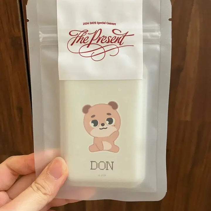 [BUNJANG] Denimals Dong Magnetic Card Wallet / 데니멀즈 돈 마그네틱 카드지갑