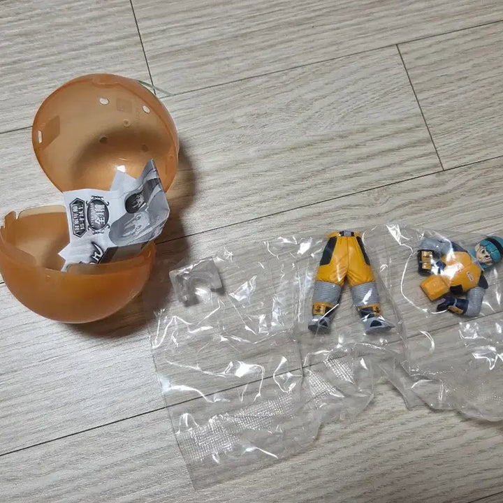 [BUNJANG] Dragon Ball HG Another Gacha Bulma (Paint Defect) / 드래곤볼 HG 어나더 가챠 부르마(도색하자O)