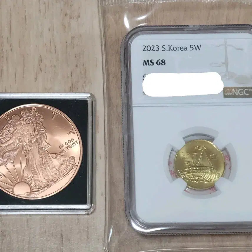 [BUNJANG] 2023 Korea 5 Won Coin NGC MS68 &amp; 1oz Liberty Copper Round Bundle / 희귀동전 2023년 Korea 5주 NGC MS68고등급, 리버티구리바