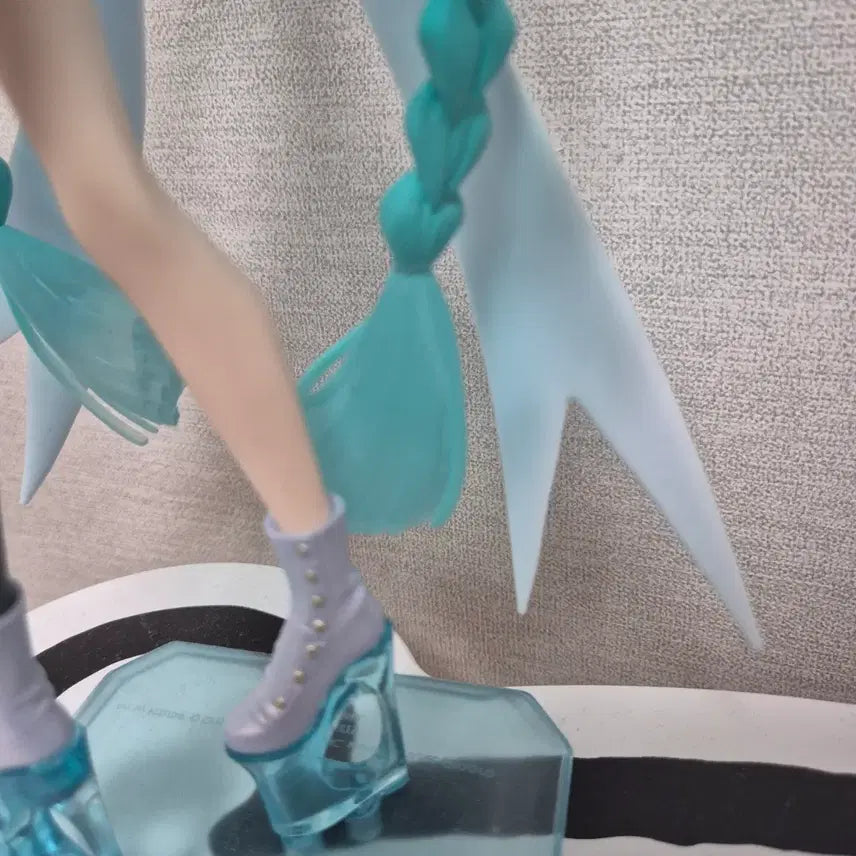 [BUNJANG] Vocaloid Hatsune Miku Banpresto Emerald Gem Figure (Damaged) / 하츠네미쿠 반프레스토 에메랄드젬 피규어(하자있음)
