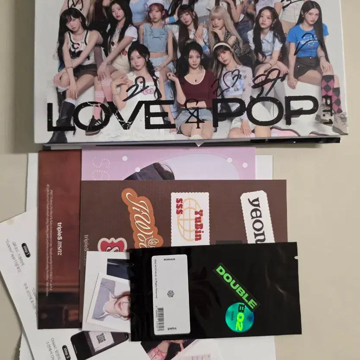 [BUNJANG] tripleS Autographed Album Assemble26 / tripleS(트리플에스) 전원 친필 사인 앨범(비매)