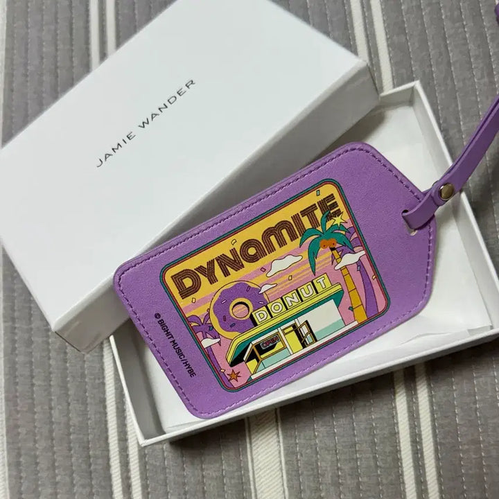 [BUNJANG] BTS Jamie Wonder Dynamite Nametag (Full Box) / BTS 제이미원더 방탄소년단 다이너마이트 네임택 (풀박)